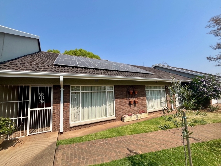 4 Bedroom Property for Sale in Flamwood North West